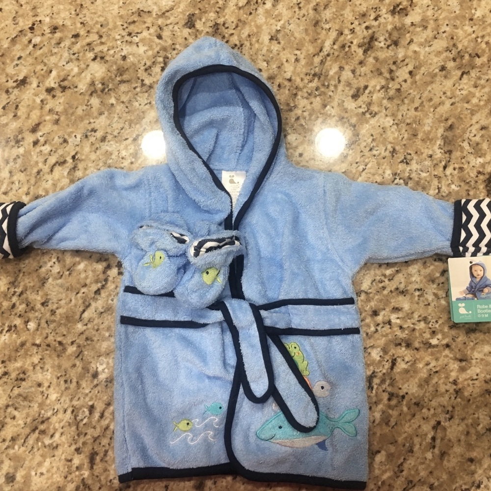 Baby robe & booties